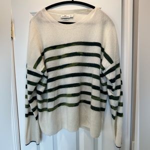 EUC Vineyard Vines cashmere sweater white/green camo , size XL